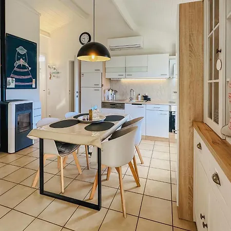 Beautiful In With Kitchen Дом отдыха
